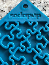 Cargar imagen en el visor de la galería, SodaPup licking mat for dogs in blue
