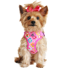 Cargar imagen en el visor de la galería, Yorkie Models Wrap and Snap Choke Free Dog Harness in Maui Pink
